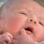 Saru je majka 2001. ostavila u garaži čim se porodila i pobegla: 24 godine kasnije obratili su joj se javno rečima koje bole više od udarca Saru je majka 2001. ostavila u garaži čim se porodila i pobegla: 24 godine kasnije obratili su joj se javno rečima koje bole više od udarca - featured image